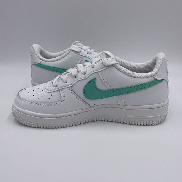 Nike Air Force 1 White Womens Shoes - Picture 2 of 8